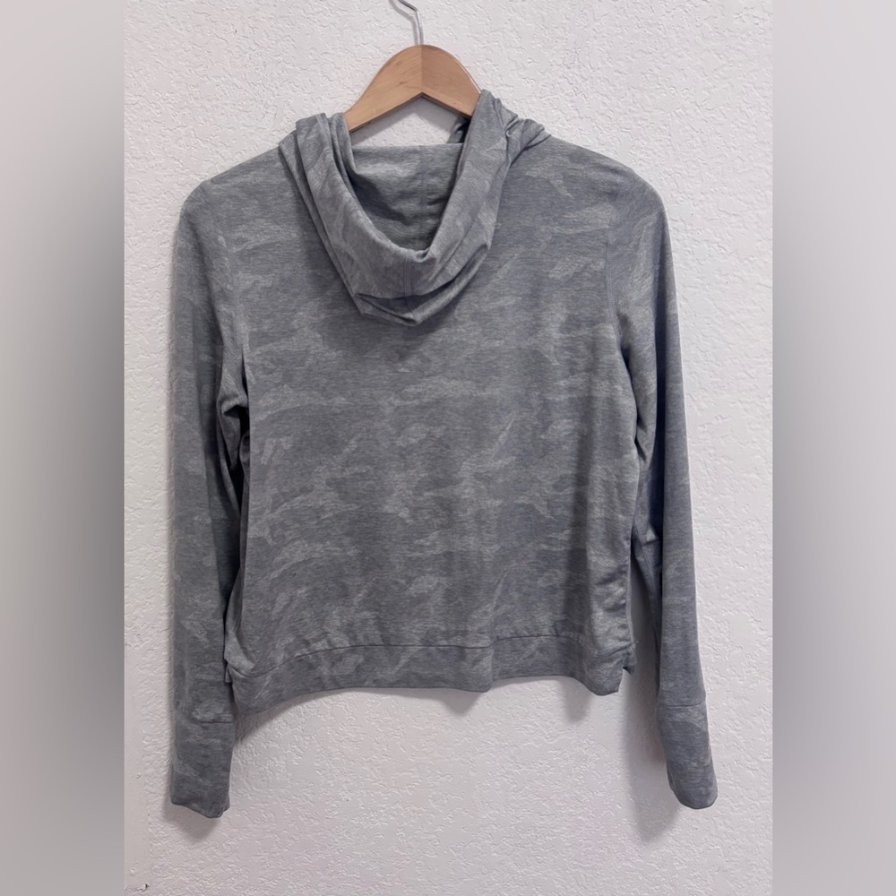 Vuori halo essential hoodie - Picture 4 of 6